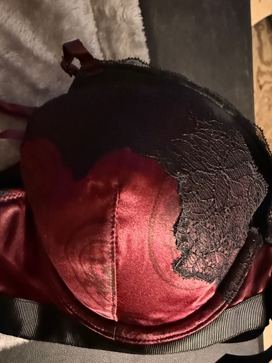 Victoria's Secret Burgundy and Black Lace Push-Up Bra - Picture 7 of 12
